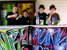 Jugendgruppe alkoholfreie Bar (Foto: Kirchenweb Bilder)