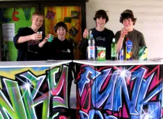 Jugendgruppe alkoholfreie Bar (Foto: Kirchenweb Bilder)